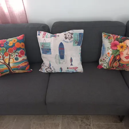 Chris Ocean View בית נופש